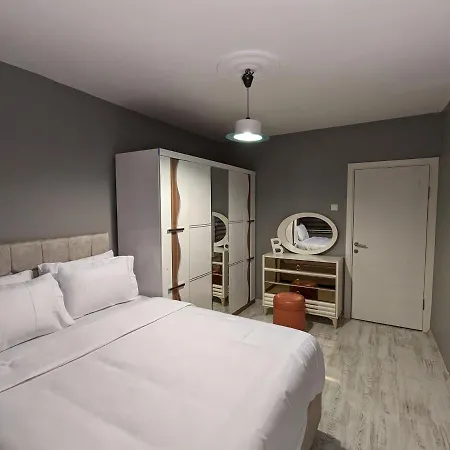 Apartment Luxurious 3-bedroom Apartment, Sisli